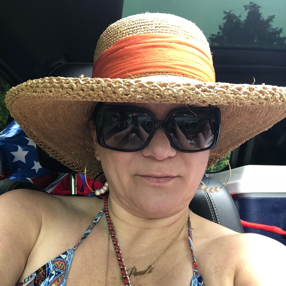 Meet your Posher, Pamela